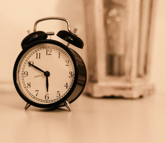 자기계발을 위한 하루 10분 활용법 black ring bell alarm clock