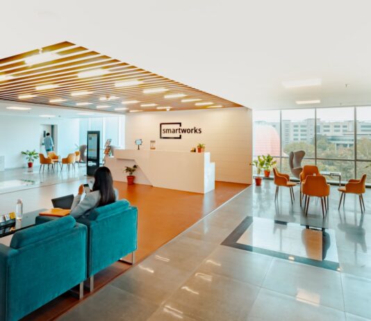 MZ세대 병원비 지출 분석과 절약법 unknown person sitting on blue couch