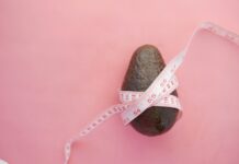 집밥과 간편식 사이, 영양 보충제 ‘잘 쓰는 법’ 주목 brown and white heart shaped hanging ornament