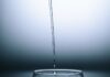 바쁜 일상 속 건강 챙기기, 직장인을 위한 실천 가능한 습관 clear drinking glass on gray surface